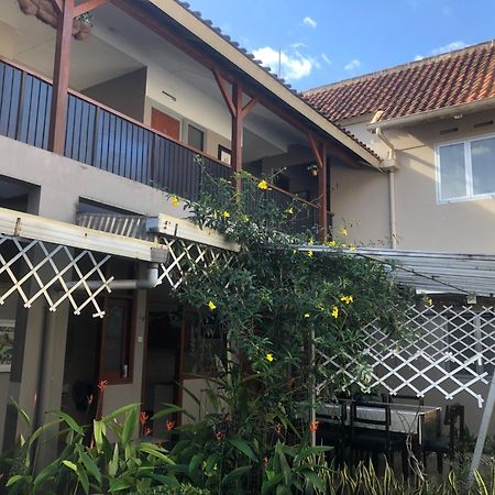 De Riau Guesthouse バンドゥン エクステリア 写真